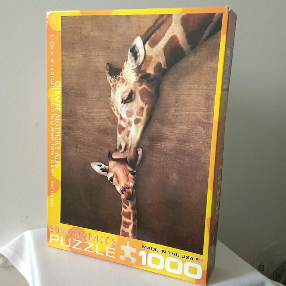 Giraffe Mother's Kiss 1000 Piece Puzzle